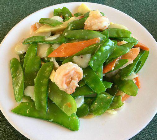 prawns with Snow Peas 雪豆虾 · prawns sauteed with snow peas, onion, celery and carrots in garlic white sauce.