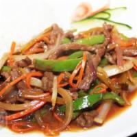 S18. Mongolian Beef蒙古牛 · Hot and spicy.
