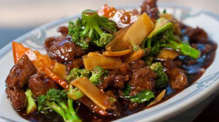 79. Hunan Beef湖南牛大 · Hot and spicy.