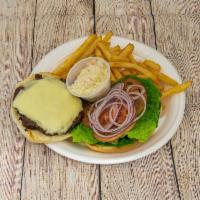 Cheeseburger Deluxe Platter  · Served with romaine lettuce, tomato and red onion a toasted roll.