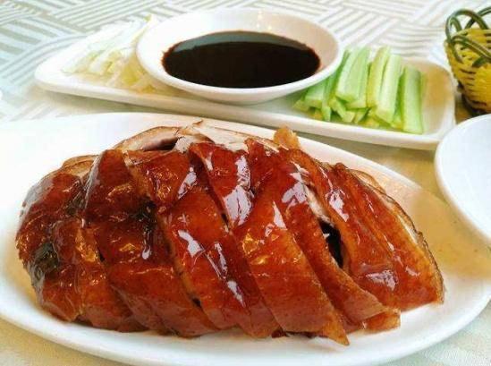 C1W. Peking Duck  (Whole) 北京鸭  ·  Served w. Cucumber Scallion & Steamed Bun (No Rice)