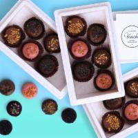 Box of 24 gelato pralines · Colourful, surprising, delicious. Our new gelato pralines enclose the whole Venchi world in ...
