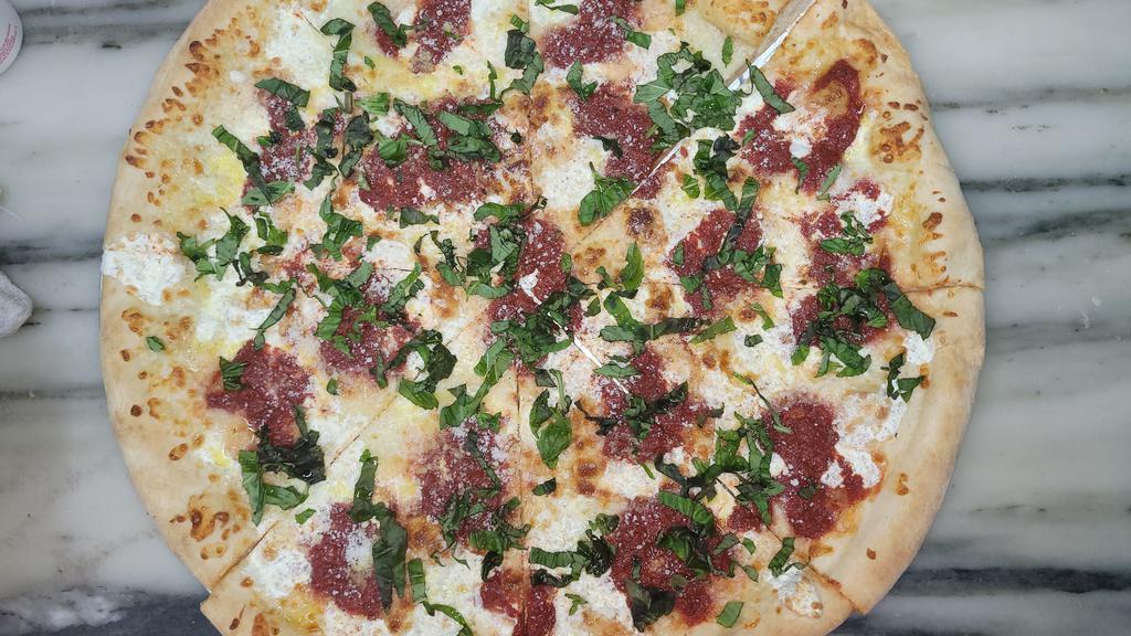 Margherita Fresh Mozzarella Pizza · 