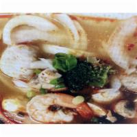 Tom Yum Soup · Hot sour. Onion, tomato, mushroom, broccoli, green onion.
Come with steamed rice 