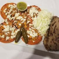 Enchiladas Potosinas con Cecina  · 5 Enchiladas de papa con chorizo con repollo y queso cotija 