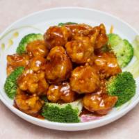 S1. General Tso’s Chicken · Crispy golden tender chicken served in mildly seasoned sauce with broccoli. Served with whit...
