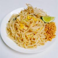 Phad Thai · Pan fried phad thai rice noodle,original tammarind sauce , egg,green onion, bean sprout​ and...