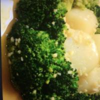 125. Scallop with Broccoli · 