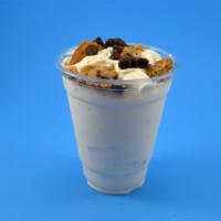 Chocolate Chip Cookie Frozen Blend  · Creamy soft serve vanilla ice cream blended with a warm gourmet chocolate chip cookie, choco...