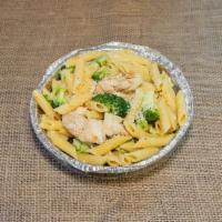 Ziti, Chicken and Broccoli in a Garlic Sauce · Smooth tube shaped pasta.