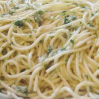 Pasta Aglio Olio Pasta Dinner · Choice of ziti or linguine sauteed with oil and garlic.