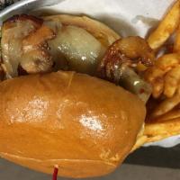 Brewhouse Chicken Bun · Juicy grilled chicken breast, cheddar, maple bacon, caramelized onion, lettuce, tomato, DW B...