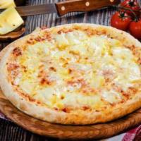 Traditional Pizza · Tomato sauce and mozzarella cheese,