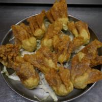8. Fried Wontons ·  Homemade fried wontons. 