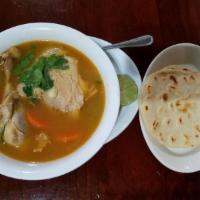 Sopa de Pollo · Chicken soup with vegetables