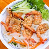 Grilled Shrimp Vermicelli Salad Bowl越南烤虾蒙 · Grilled Lemongrass Shrimp Iceberg lettuce, daikon radish, carrots, cucumber, mint leaves Spr...