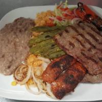 Carne Asada al Albanil · Grilled beef with chorizo, onions, jalapenos and cactus.