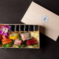 Sashimi Omakase Togo · 10 pieces of Sashimi + 1 Maki Roll
Edamame, Miso Soup, and Salad Included.