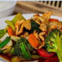 Cashew Nut · Chicken, broccoli, red and green bell pepper, carrot, cashew, white and green onion in sweet...