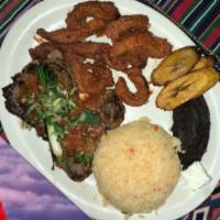 Bandeja Chapina · 2 carnes asadas, adobada y pechuga asada. Pick 2 meats: steak, pork, grilled chicken breast. 