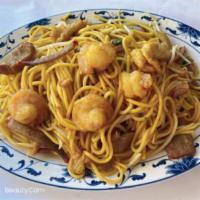 Combination Lo Mein · (Chicken, Beef, Shrimp and  Pork, ) Soft, round spaghetti like noodles