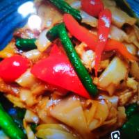 2. Pad Kee Mao · Stir fried flat rice noodles, choice of meat, tomato, onion, green bean, basil, bell peppers...