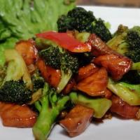 7. Pad Broccoli · Choice of meat, stir fried, with broccoli in bean sauce. 