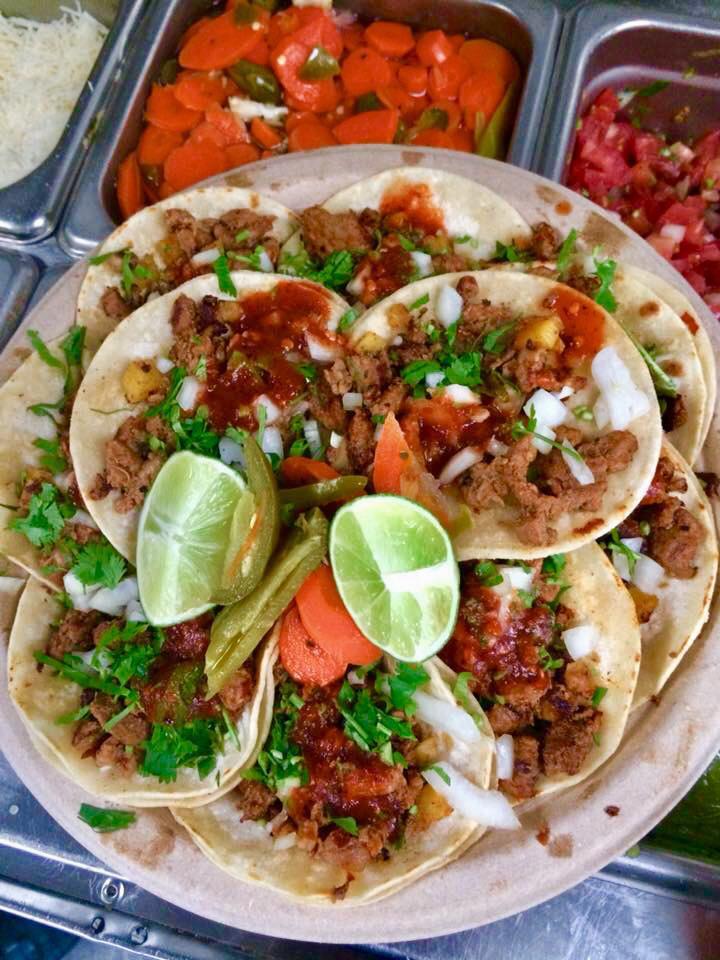 Taco Regular · Carne, cilantro, cebolla, and salsa. Meat, cilantro, onions, and salsa.