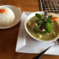 C3. Green Curry · Choice of meat simmered with bamboo shoots, bell peppers, kaffir leaves, and basil in coconu...