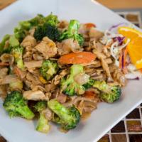 N2. Pad See Ew · Sauteed flat noodle with egg, broccoli, and carrots.