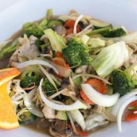 E4. Mixed Veggie Deluxe · Choice of meat sauteed with mix veggies in special sauce.