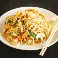 62. Singapore Mei Fun · Thin rice noodles.  Spicy. 