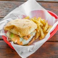 #1. Hamburguesa de Chipotle · Chipotle burger. Servido con cebollas asadas, queso blanco, papas fritas al chipotle. Served...