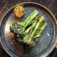 Broccolini · grilled / smoked chili / olive oil / sea salt
( Vegan )