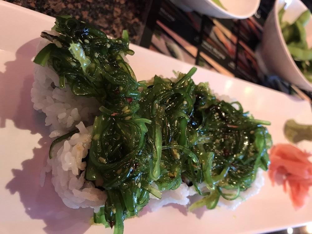 Jackson's Roll · Spicy tuna roll with seaweed salad and cucumber. 
These menu items are raw or undercooked. Consuming raw or undercooked meats, poultry, seafood, shellfish, or eggs may increase your risk of foodborne illness, especially if you have certain medical conditions.