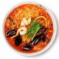 Spicy Seafood Noodle Soup짬뽕면 · 