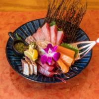 Sashimi Moriawase Omakase · Chef's choice of 18 piece daily fresh fish.