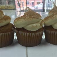 Vanilla Buttercream Cupcake · Vanilla cake with buttercream frosting.
*Sprinkle Colors will vary*
