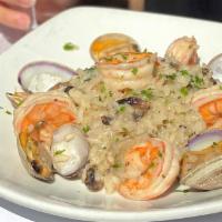 Mare e Monti · Tiger Shrimps, Manila Clams & Mushrooms in a White Wine Sauce