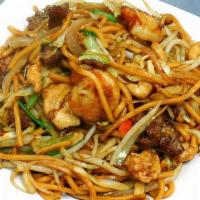 94. House Chow Mein · Chicken, beef and shrimp.