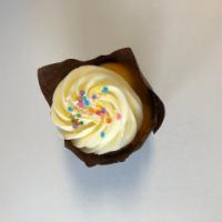 7 oz. Vanilla Bean & Buttercream Cupcake · A vanilla cupcake topped with signature buttercream.
Not gluten free or vegan.