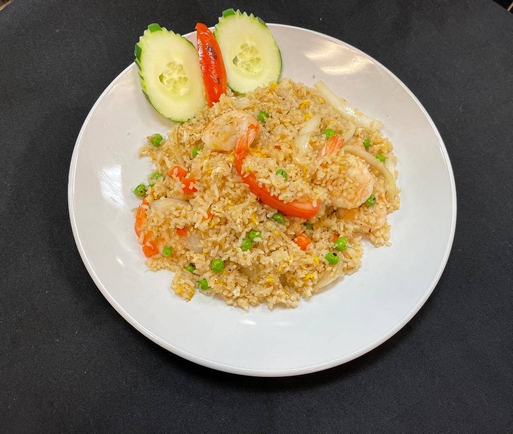  Lanna Fried Rice · Thai fried rice, green peas, carrots, onions, tomatoes with your choice of meat, topped with cilantro, cucumber and lime.