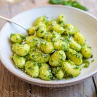 Gnocchi Pesto · In homemade pesto sauce 