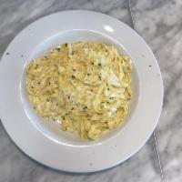 Fettucine Alfredo Lunch · Classic favorite featuring fettucine pasta tossed in our creamy alfredo sauce.