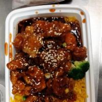 4. Sesame Chicken Combo Platter · Served with egg roll and choice of rice.