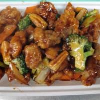 S19. Tai Chin Chicken · Crispy golden tender chicken served with broccoli, snow peas and mushroom in our own Szechua...