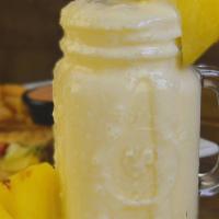 Pina Smoothie · Pineapple smoothie.
