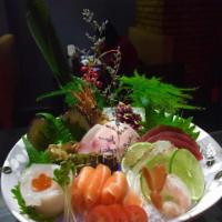 Sashimi Grace · 21 pieces of assorted raw fish.