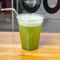Digestion Juice ·  Apples, spinach, cucumbers, ginger, lemon.