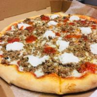 Lasagna Pizza · Ricotta cheese, ground beef, tomato sauce & mozzarella cheese